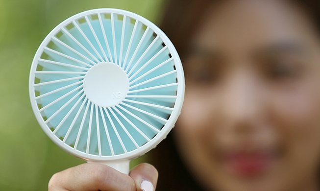 Cooling devices to beat Korea's summertime heat