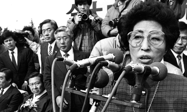 Former first lady, social activist Lee Hee-ho dies at 96